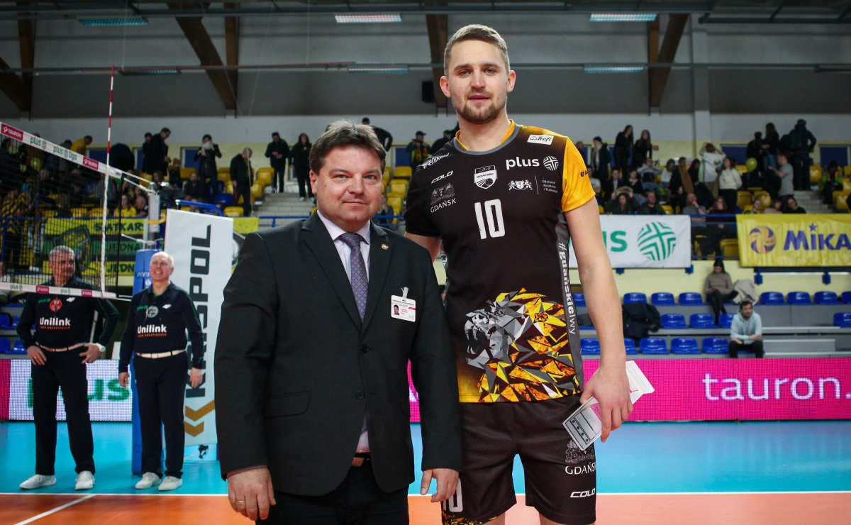 波兰队横扫法国队，林高远扛起全队