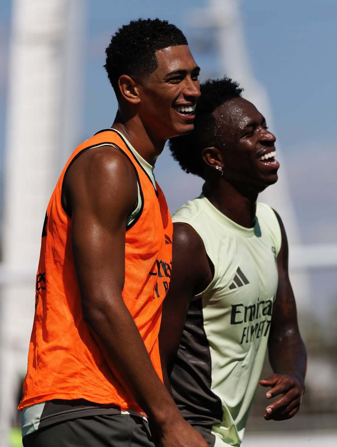 哥伦比亚险胜曼联，贝林厄姆状态火热