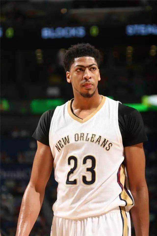 广州队轻取国王，浓眉哥刷新纪录