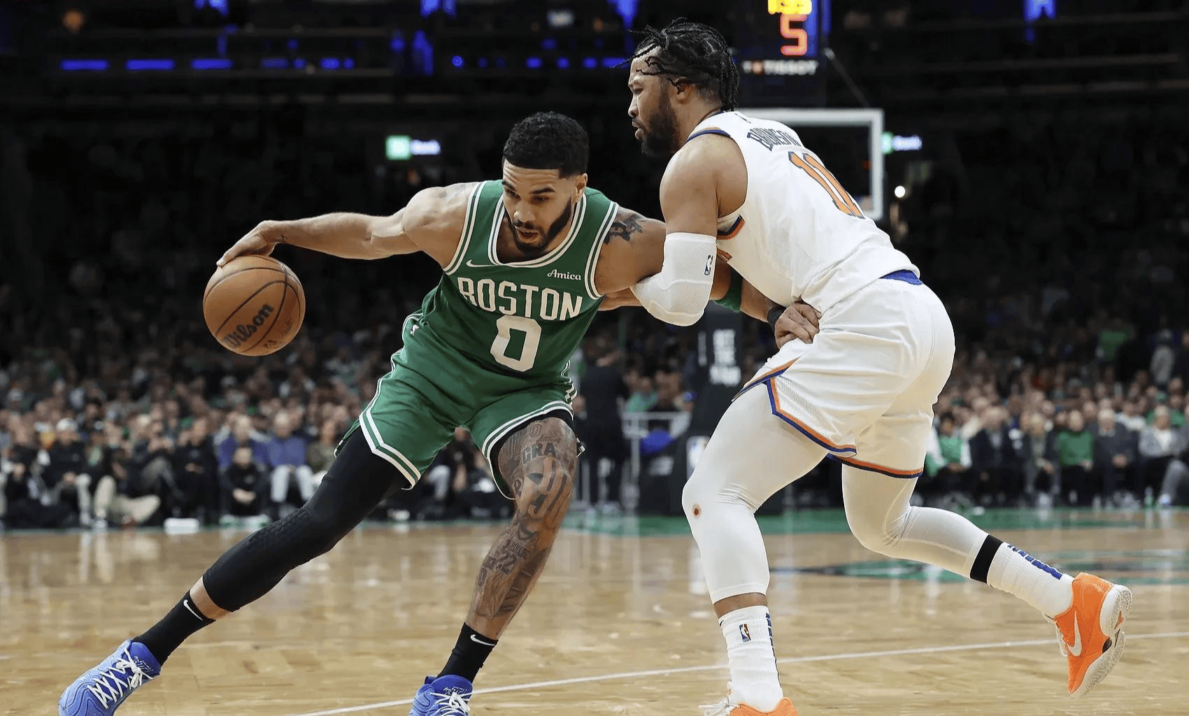 凯尔特人险胜尼克斯，布伦森点燃赛场