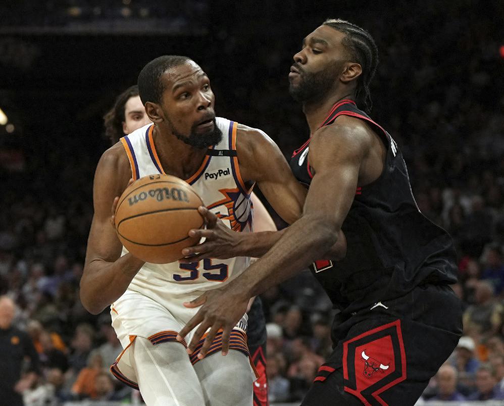 魔术力克公牛,布克带队取胜 魔术力克公牛,布克带队取胜