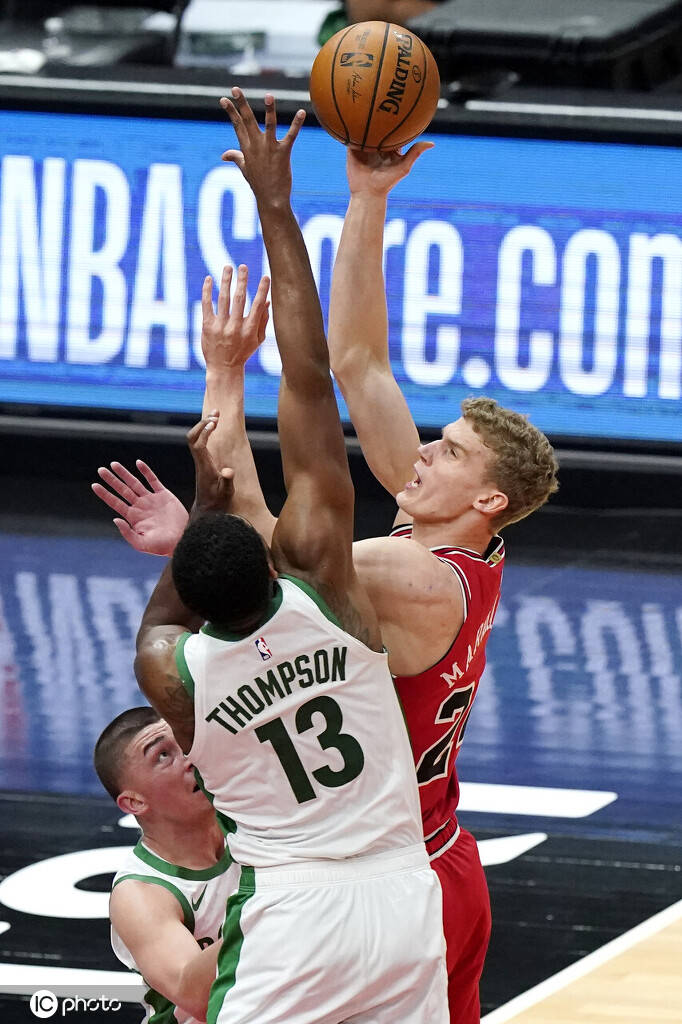 马刺绝杀凯尔特人，拉文高光表现