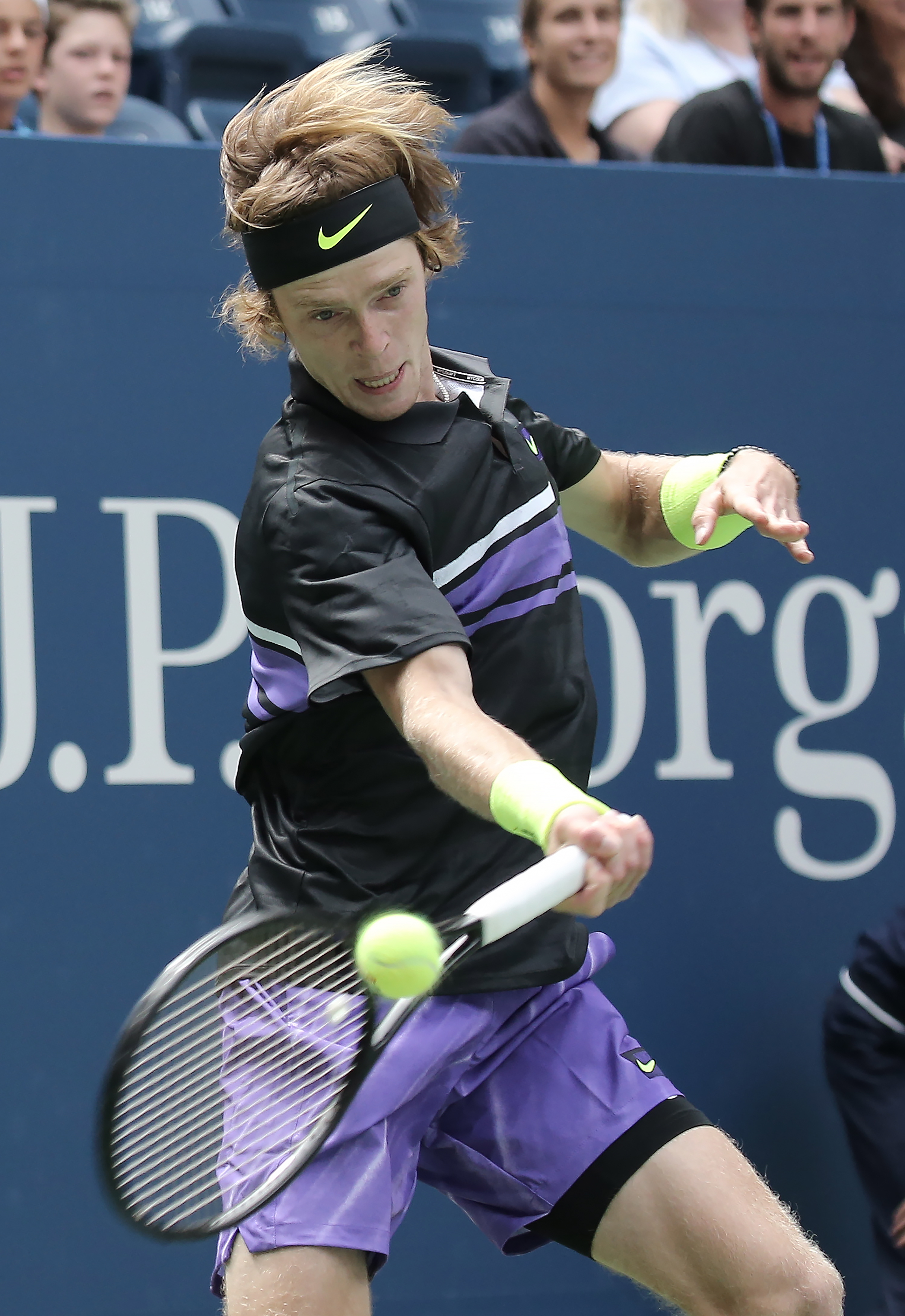 美网完胜ATP总决赛，西西帕斯关键制胜