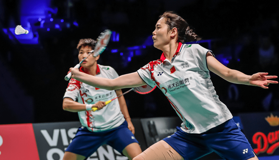 丹麦队完胜德国队，黄鸭组合统治全场