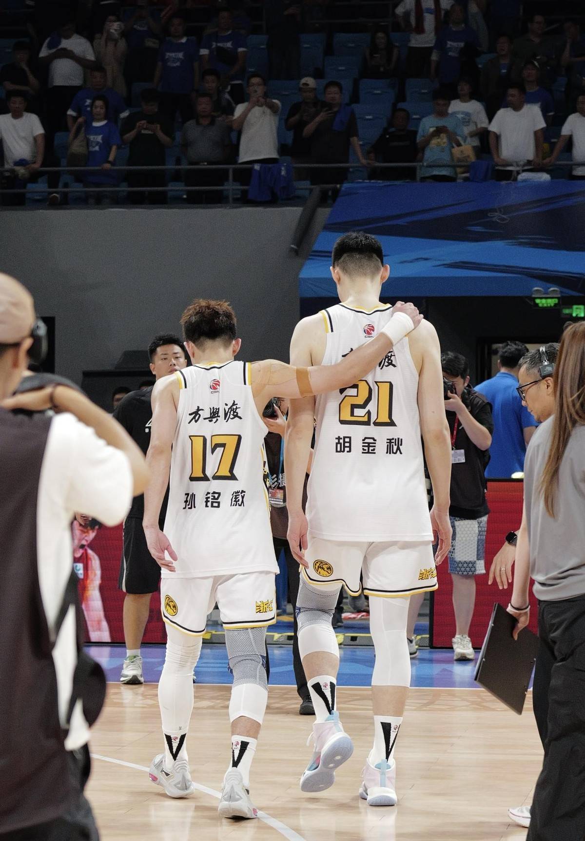 广州队碾压新疆队，孙铭徽状态火热