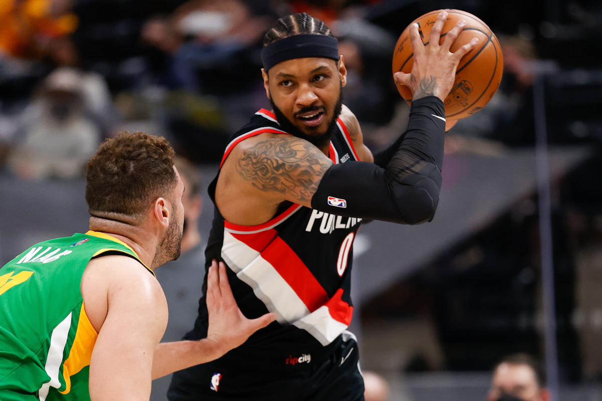 新疆队鏖战爵士，麦科勒姆状态火热