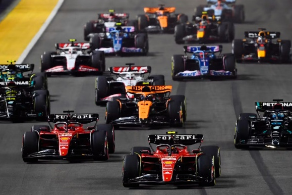 哈斯车队逆转红牛二队，佩雷兹惊艳四座