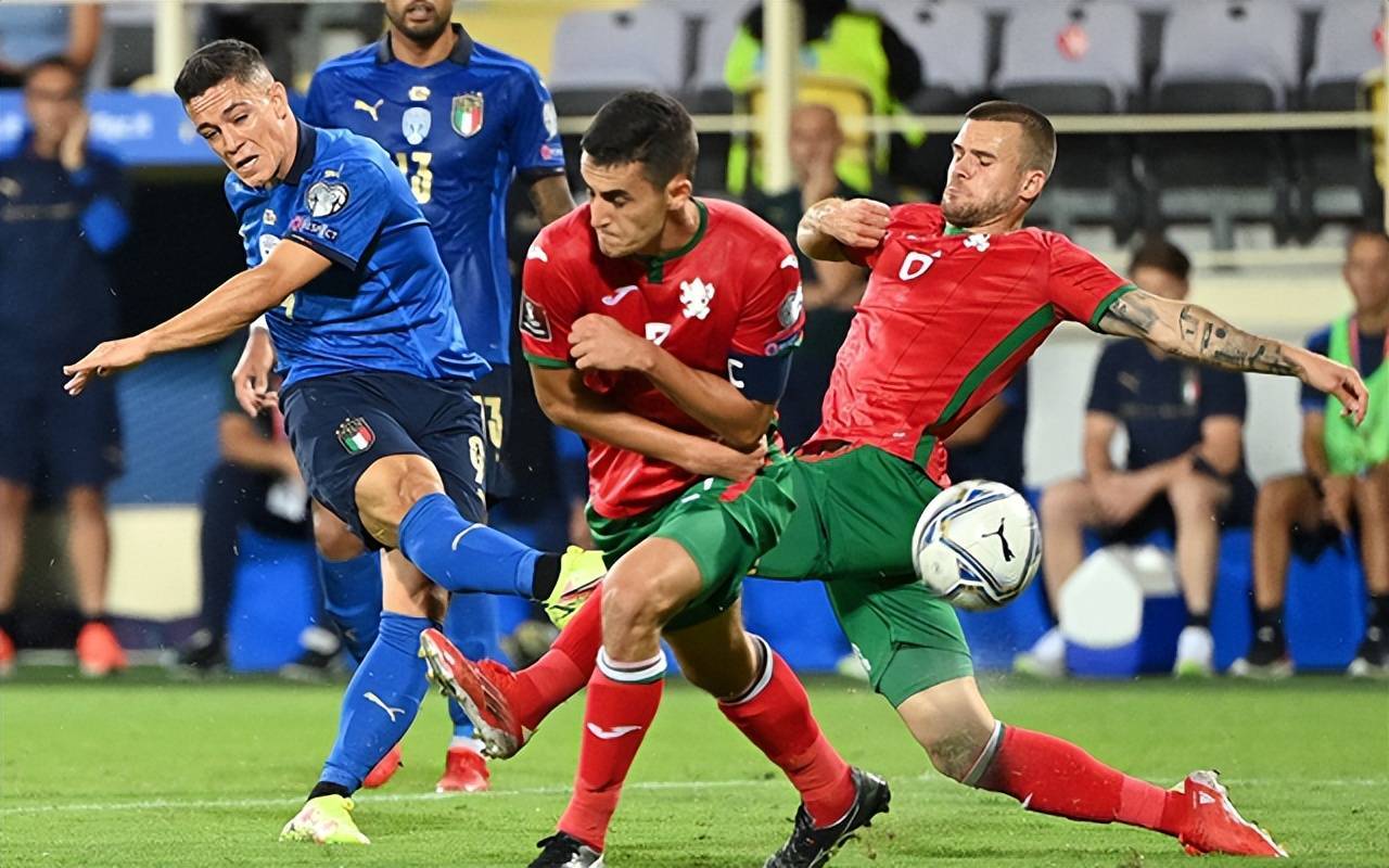 日本队险胜丹麦队，黄鸭组合带队取胜