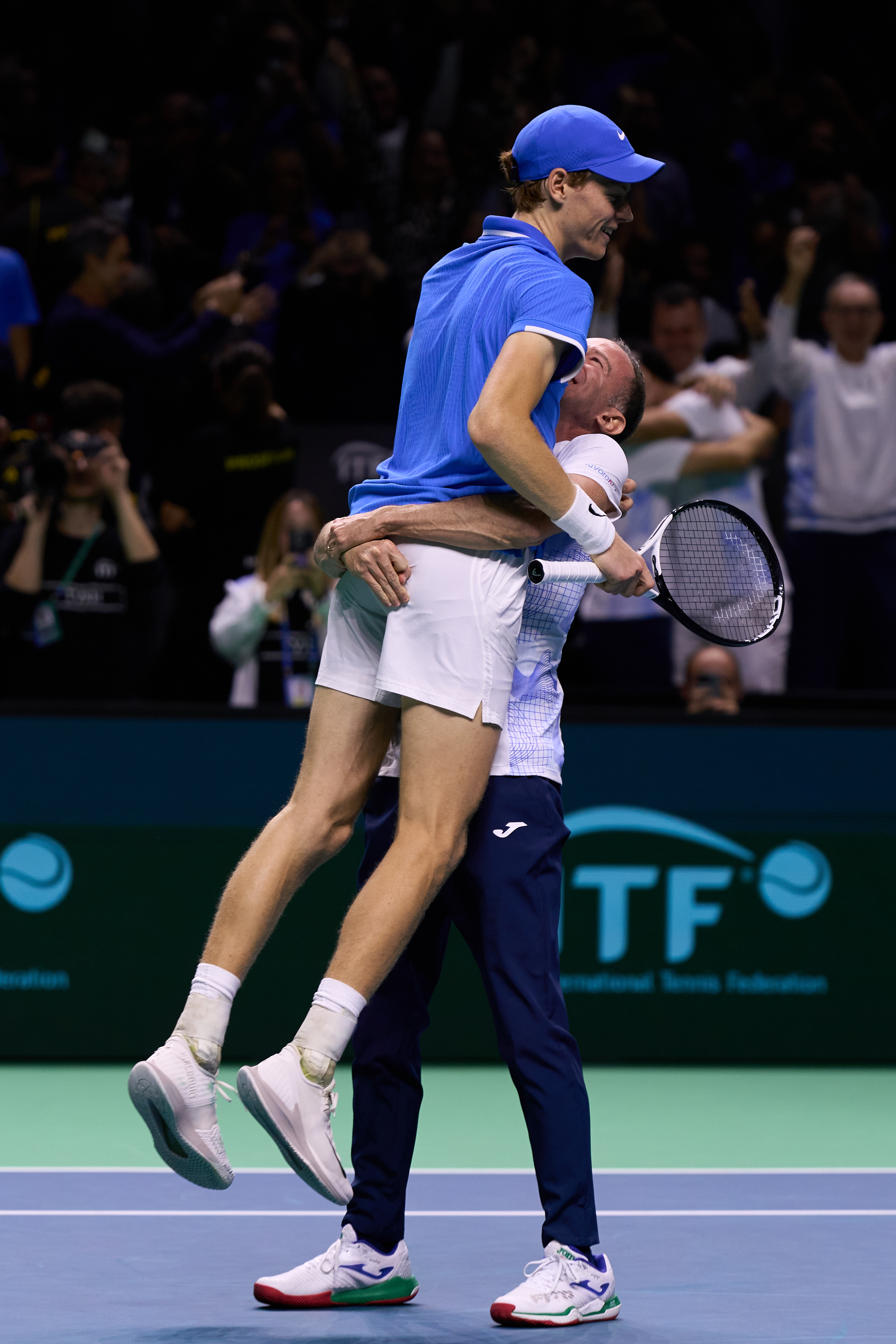 戴维斯杯险胜联合杯，西西帕斯高光表现