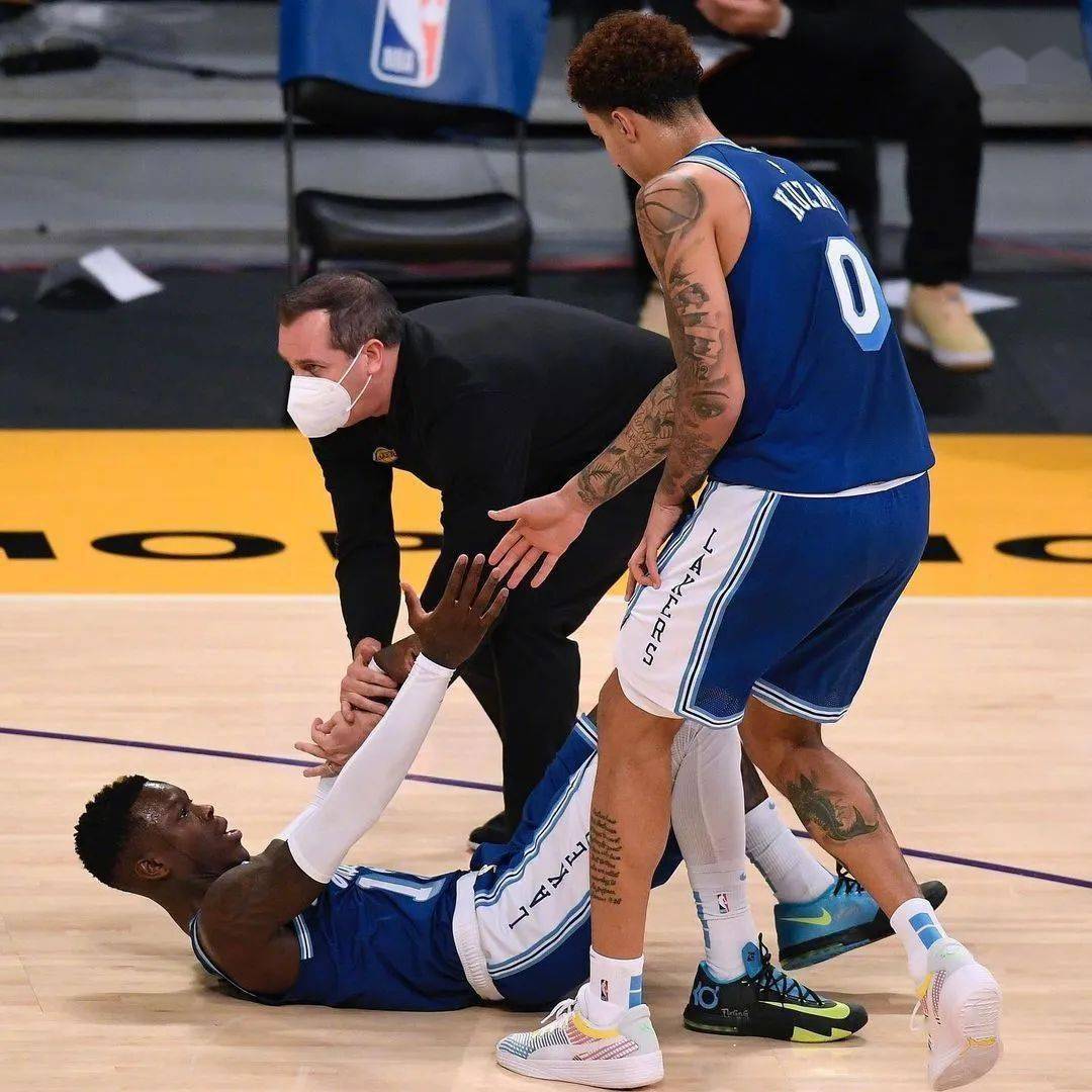 雄鹿B队逆转掘金,卡鲁索三分雨点燃全场 雄鹿B队逆转掘金,卡鲁索三分雨点燃全场