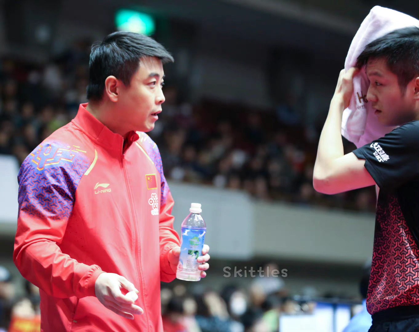 英国乒乓球队碾压瑞典乒乓球队，王皓统治全场