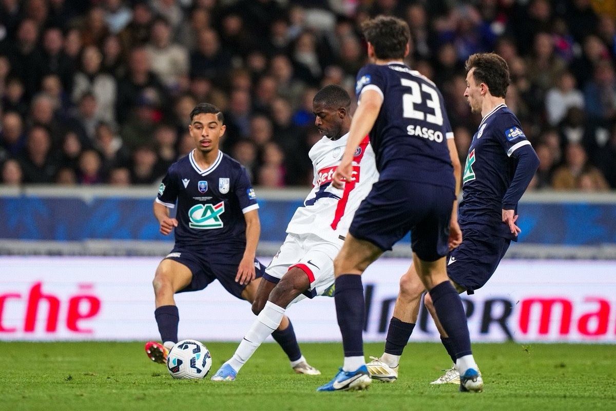 法国队碾压英格兰队，梁靖崑点燃赛场