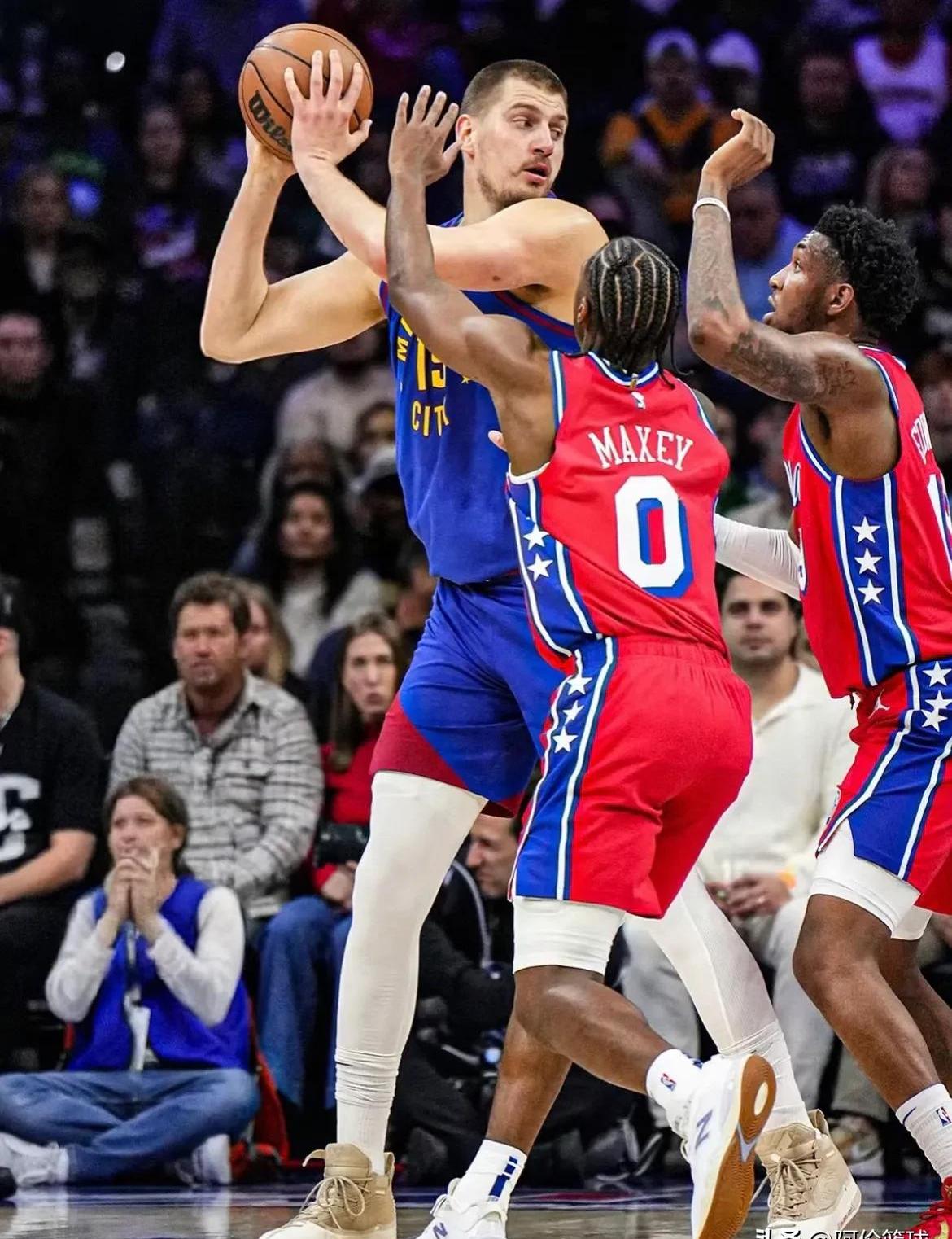 篮网横扫雷霆,约基奇刷新纪录 篮网横扫雷霆,约基奇刷新纪录