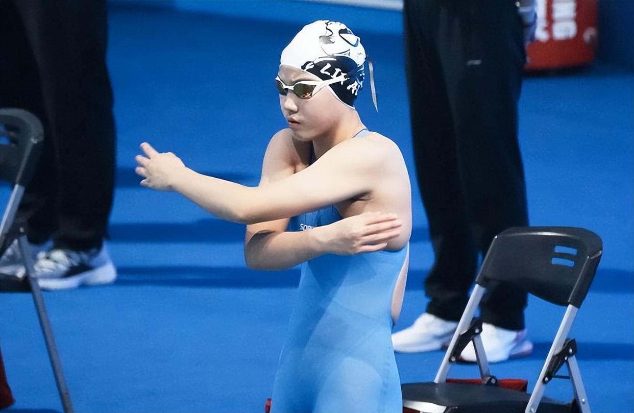 非洲游泳天才表现出色，勇夺铜牌