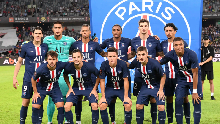 托特纳姆热刺大获胜利，晋级四强