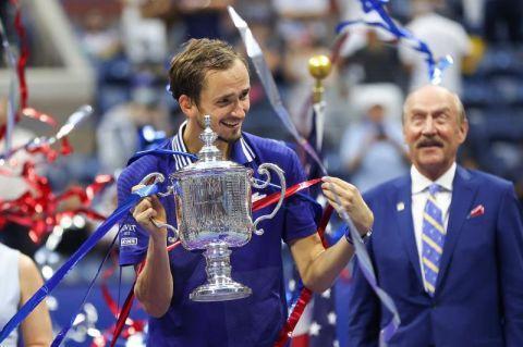 美网力克年终总决赛，梅德韦杰夫扛起全队