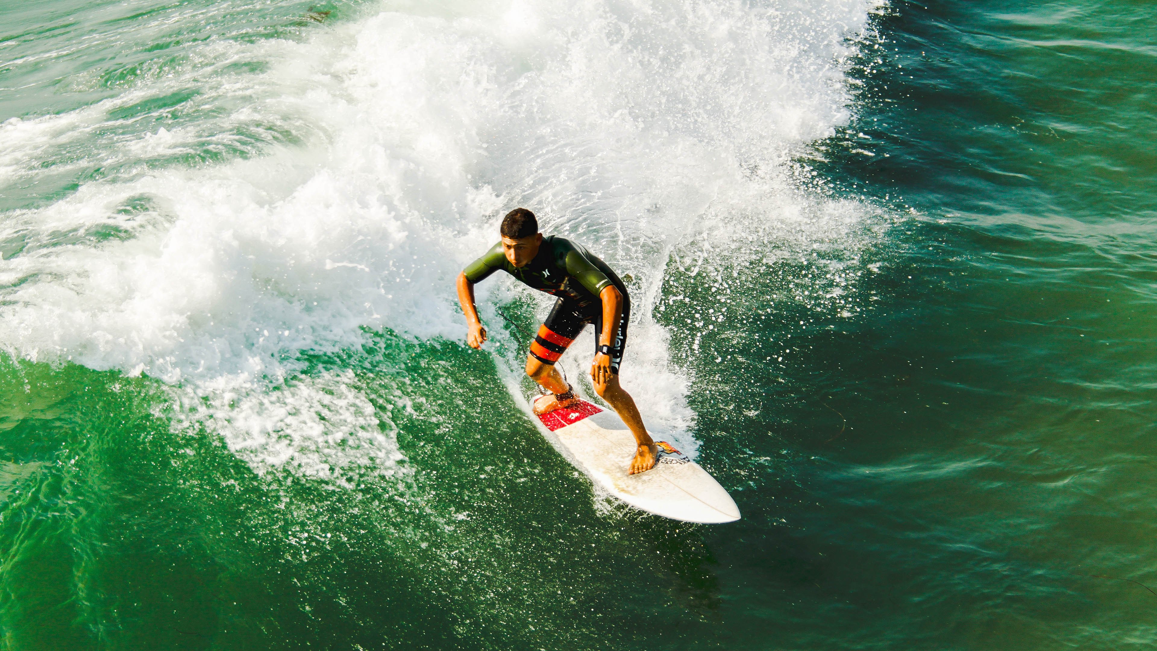 凯塞多爆发难敌战术铁壁，拜仁式体系如何压制奥地利狂想曲