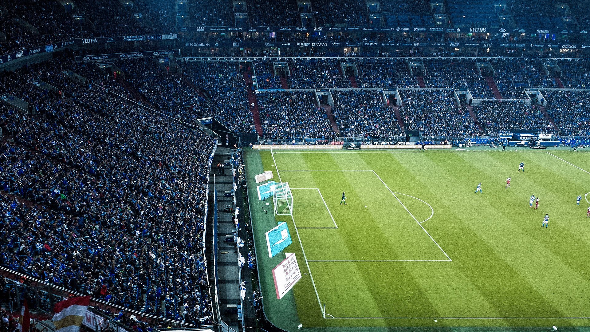 绿茵场上的双线战争，德甲争冠焦点战与墨西哥沙特的血拼启示