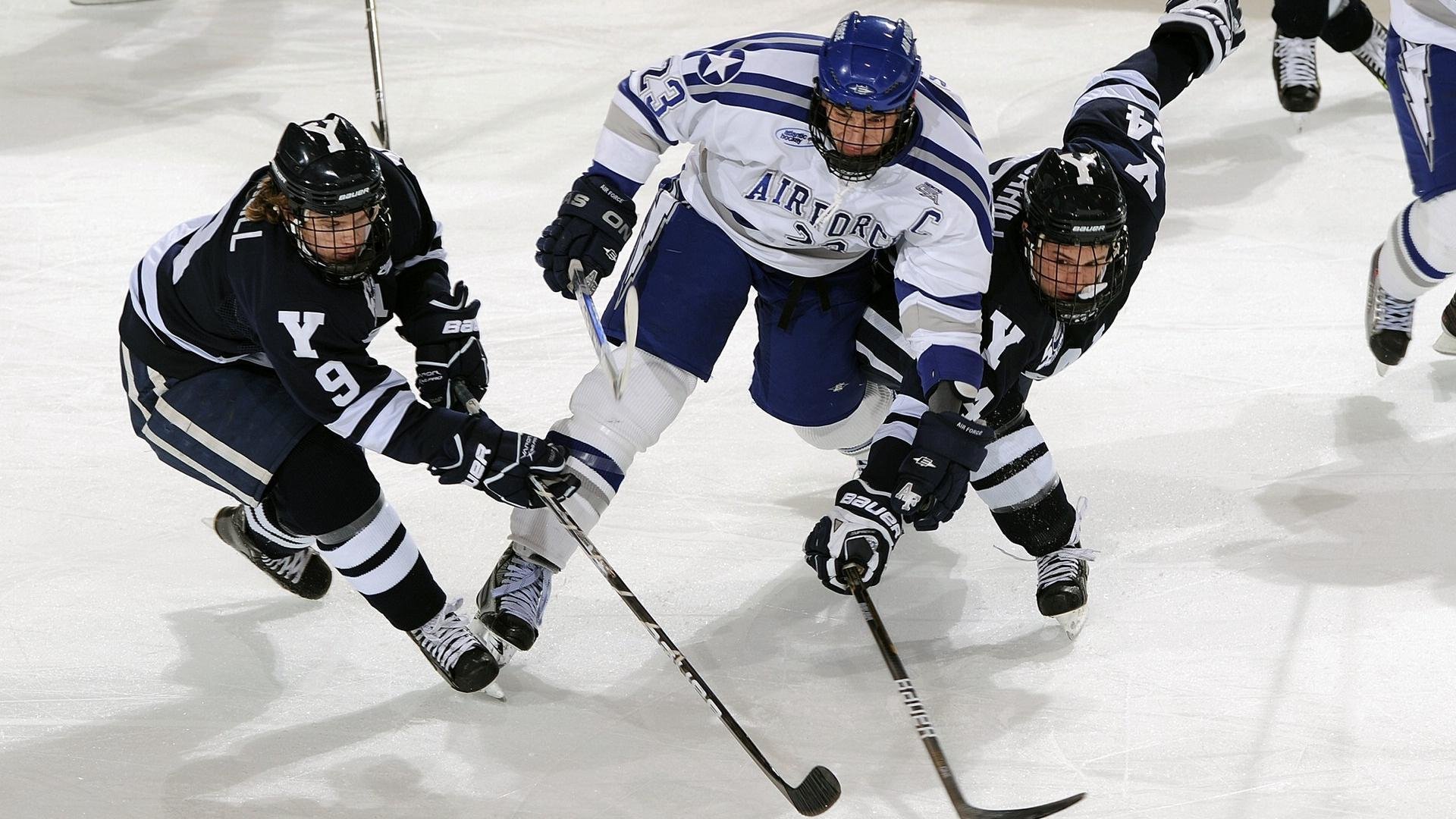 绿茵场外的加时赛，当德甲争冠焦点战遇上尼克斯的坚韧胜利
