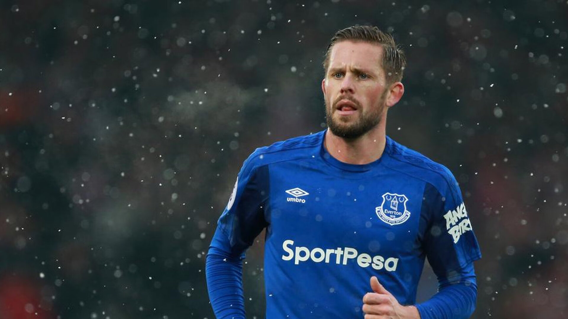 当维京战吼响彻伊蒂哈德，挪威铁血击溃曼城，加维跨界接管NBA季后赛的启示