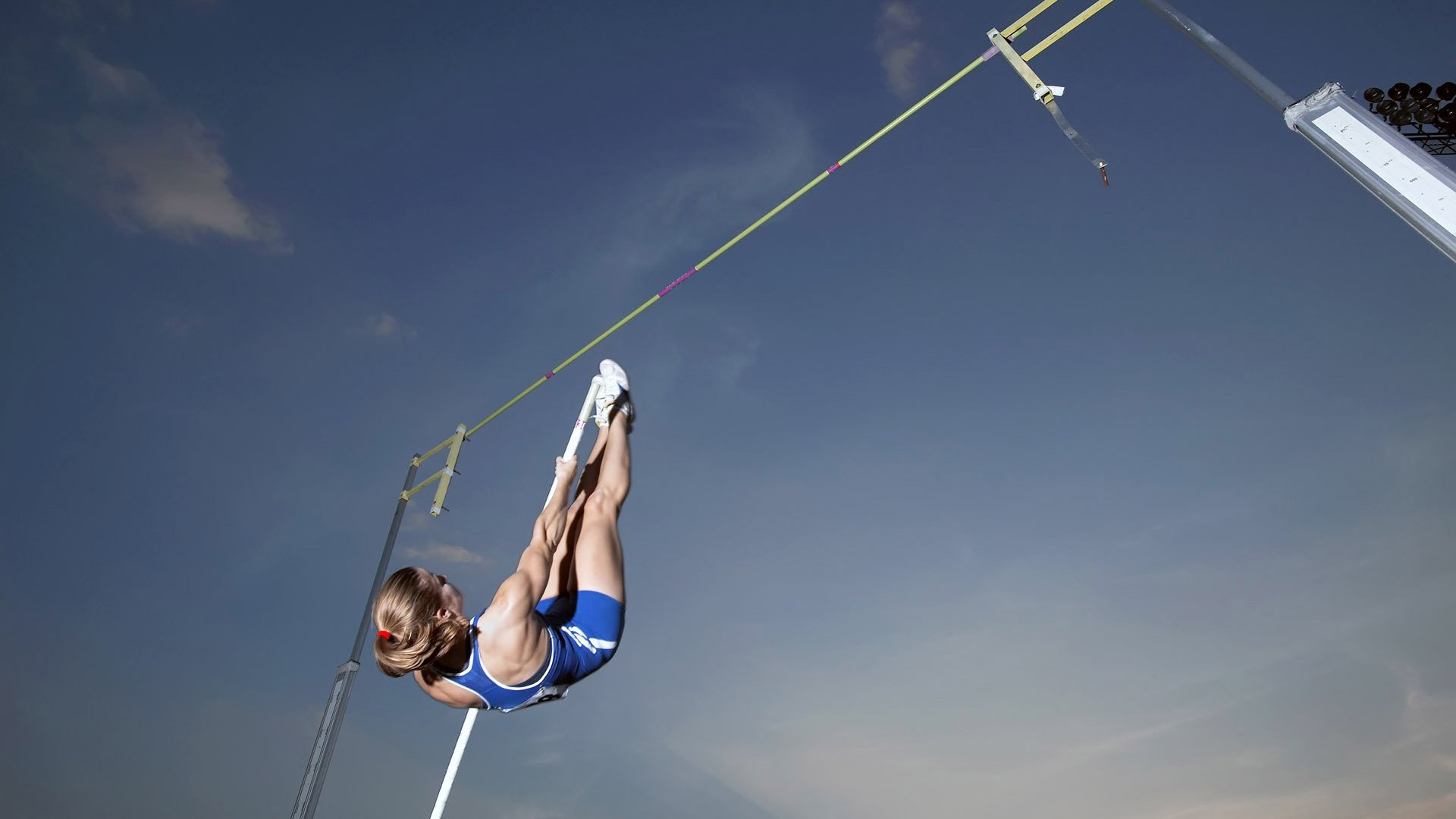 法拉利红与哈斯蓝，一场F1赛道上被颠覆的阶级史诗